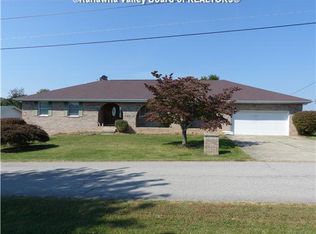 81 Kinwood Dr, Milton, WV 25541