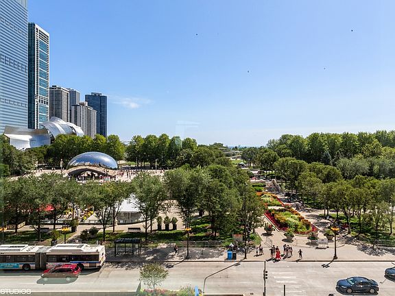 3rd image of 6 N Michigan Ave #1001