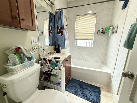 5th image of 81 Florence St #U1