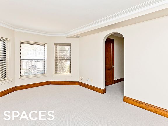 3rd image of 2837 N Southport Ave #Gdn