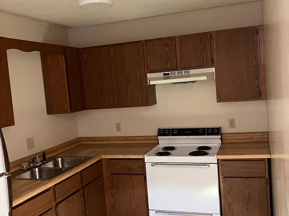 2nd image of 106 Inn Ln #1
