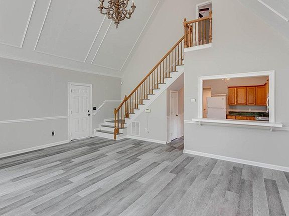 5th image of 2250 Fleetwood Dr