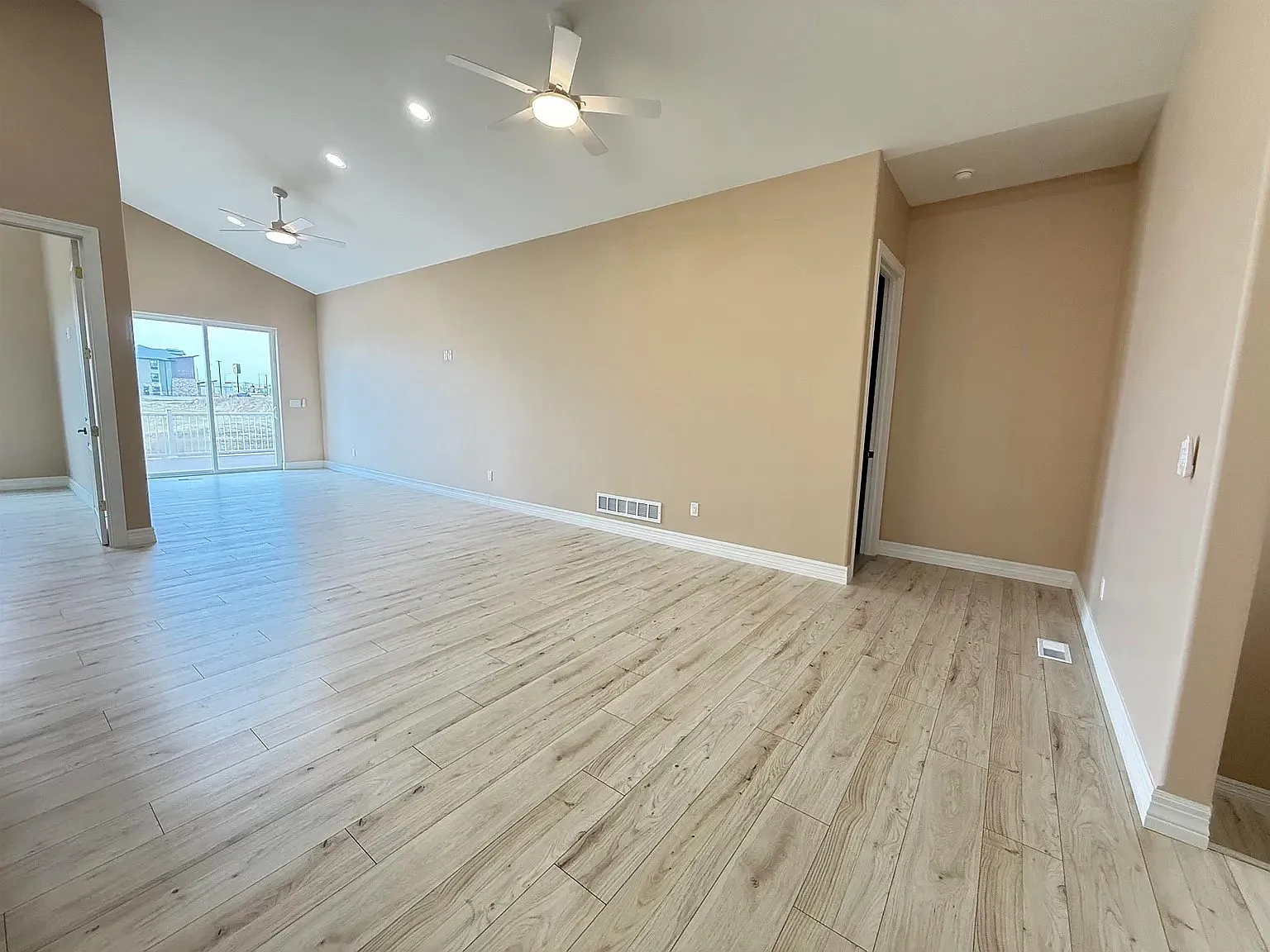 3109 W Laux Dr — Photo 2