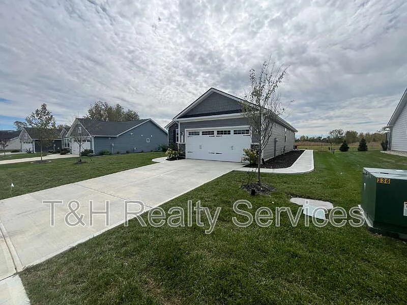 3 bed, 2.0 bath, $2,700 — Photo 3