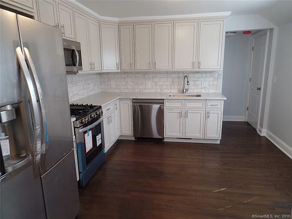 4th image of 735 Goldenrod Ave