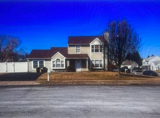 1910 Deerfield Dr, Bensalem, PA