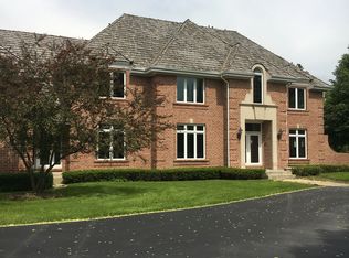 19 S Wynstone Dr, North Barrington, IL 60010