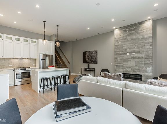 5th image of 1346 N Claremont Ave APT 3S