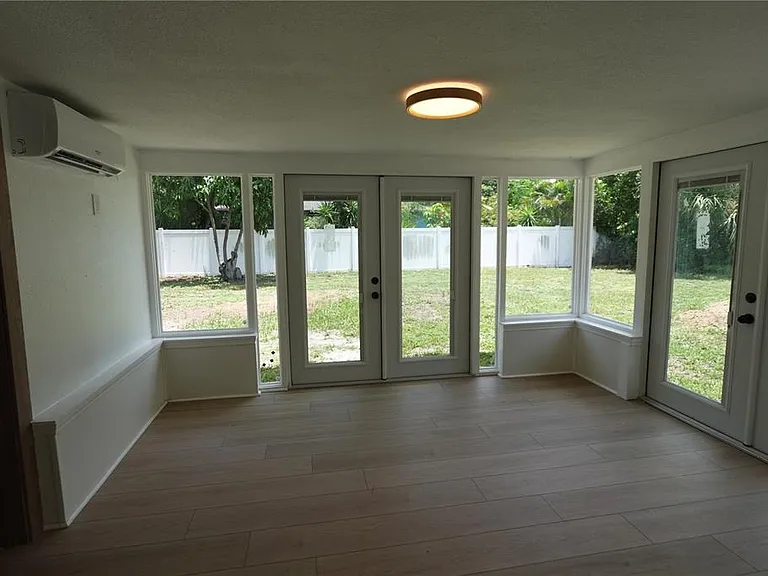 5 S Hercules Ave — Photo 29