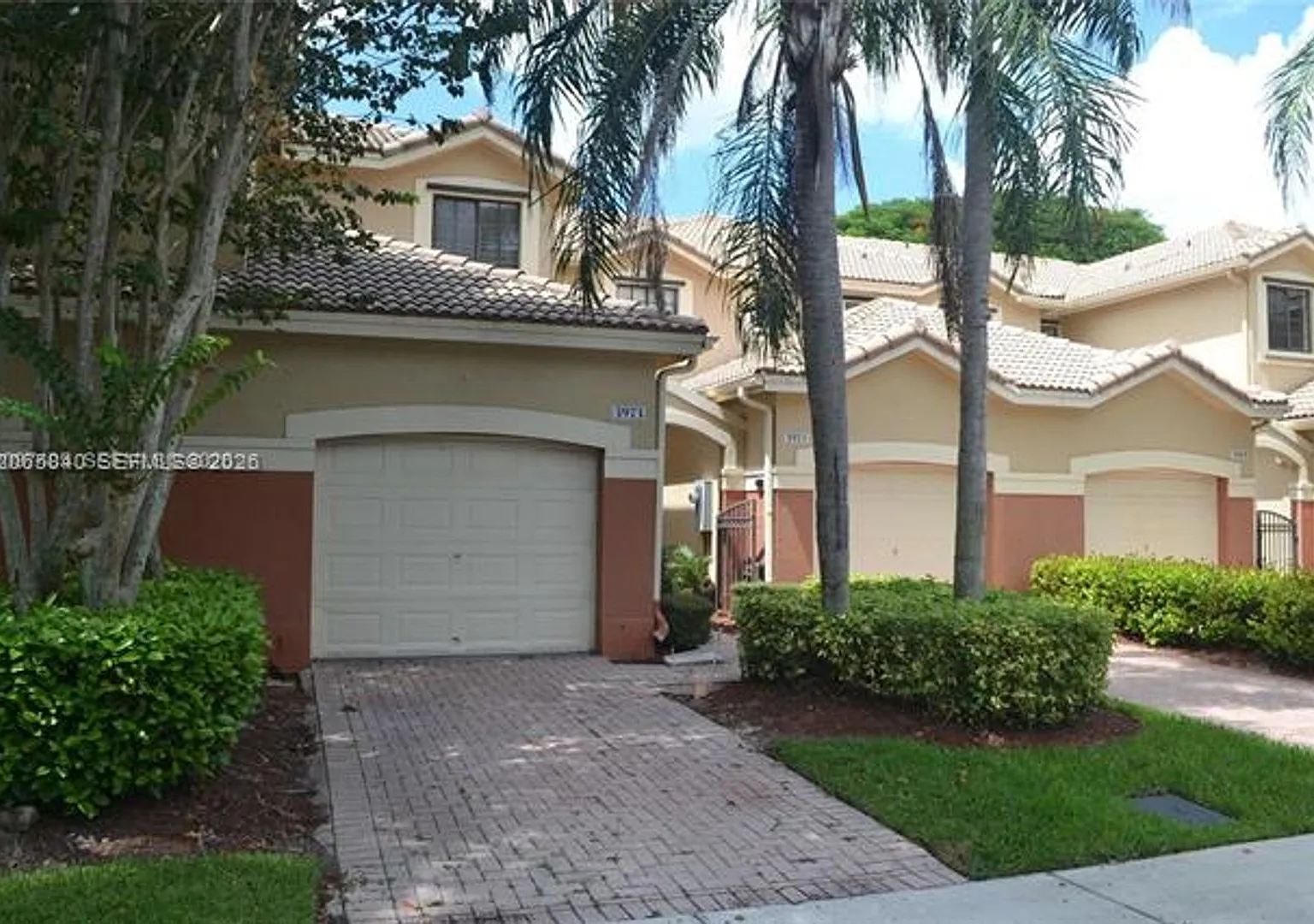 3973 Orange Tree Ln th 3973, Weston, FL 33332 — Photo 2