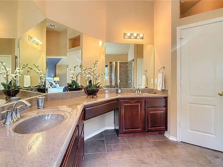 8717 Fenton Dr — Photo 10