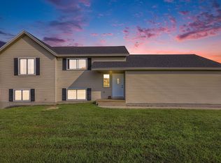 1970 Vining Rd, Greenville, MI 48838