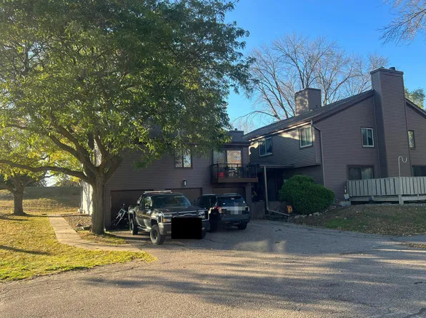 112723 Hundertmark Rd, Chaska, MN 55318