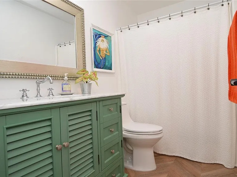 5048 Beach Dr SE #F — Photo 31