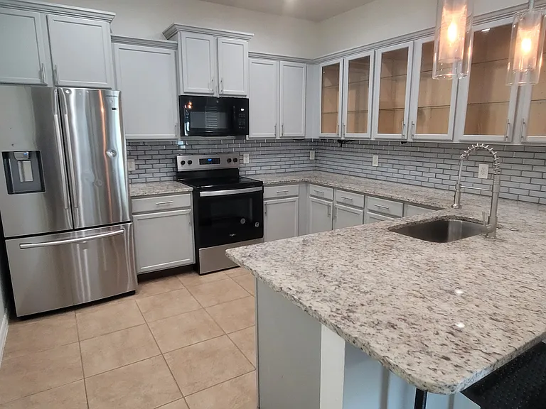 1800 Rufus King Dr — Photo 11