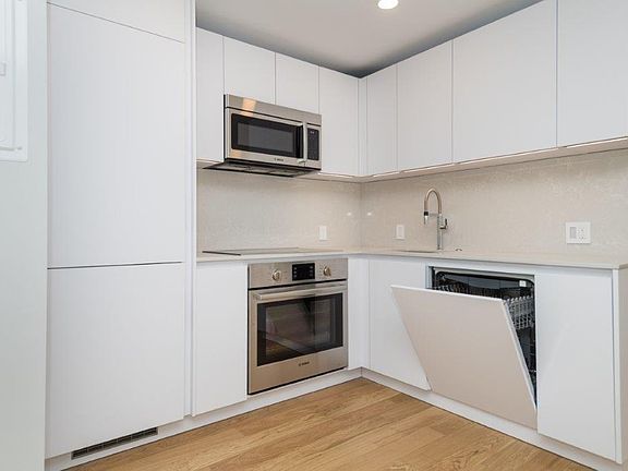 3rd image of 339 Harvard St #K2