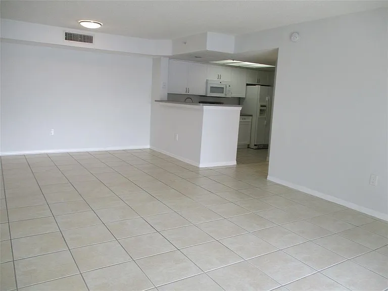5045 Wiles Rd #206 — Photo 9