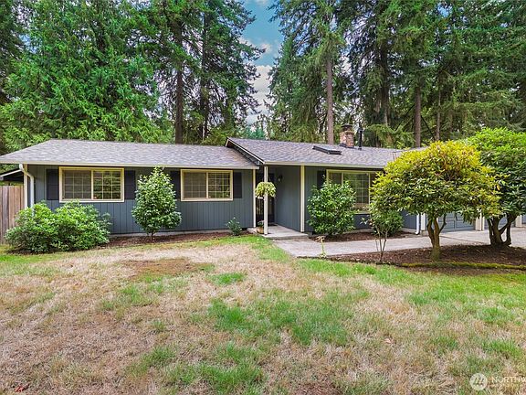 2nd image of 6705 Sierra Drive SE
