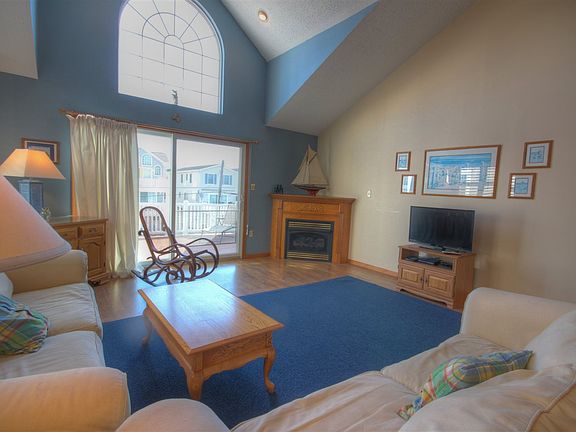 3rd image of 140 50th St #West