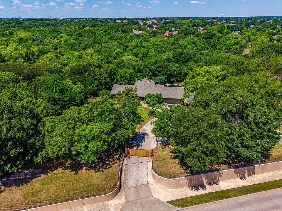 1st image of 1107 N Cockrell Hill Rd