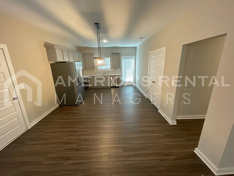 84 Victor Dr — Photo 5