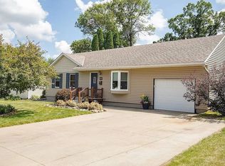 500 6th St NE, Stewartville, MN 55976