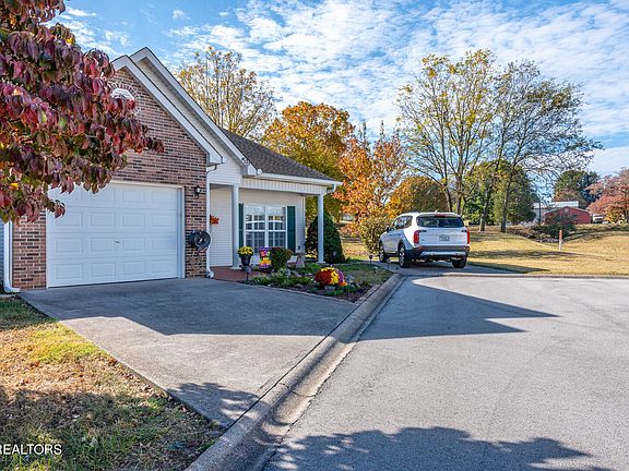 2nd image of 400 Willington Pl