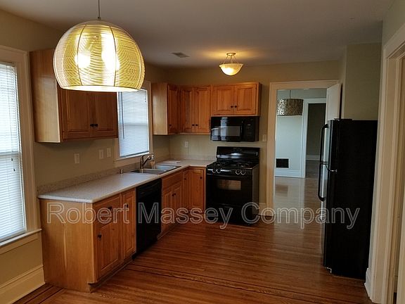 5th image of 2002 Grasmere Dr #2