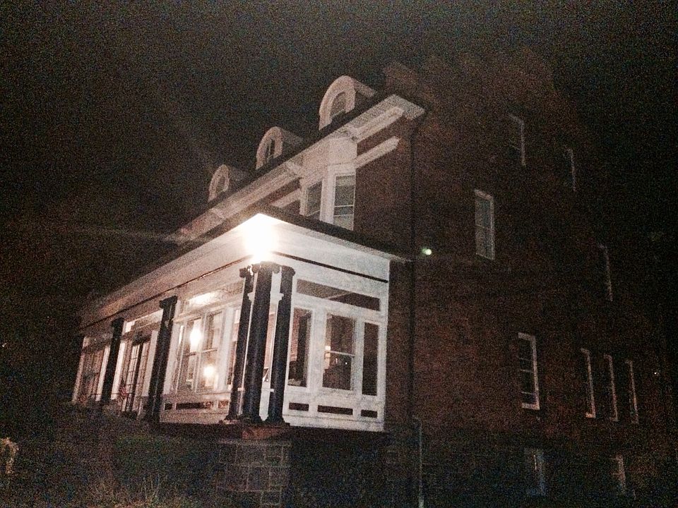 1st image of 1052 Warburton Ave
