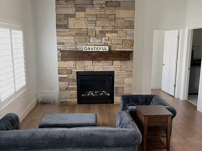 1071 E Becca Rd — Photo 3