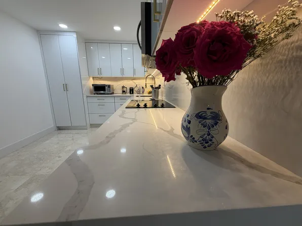 1420 Brickell Bay Dr APT 1108, Miami, FL 33131