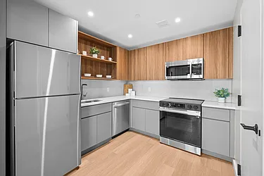 2905 West 17th Street