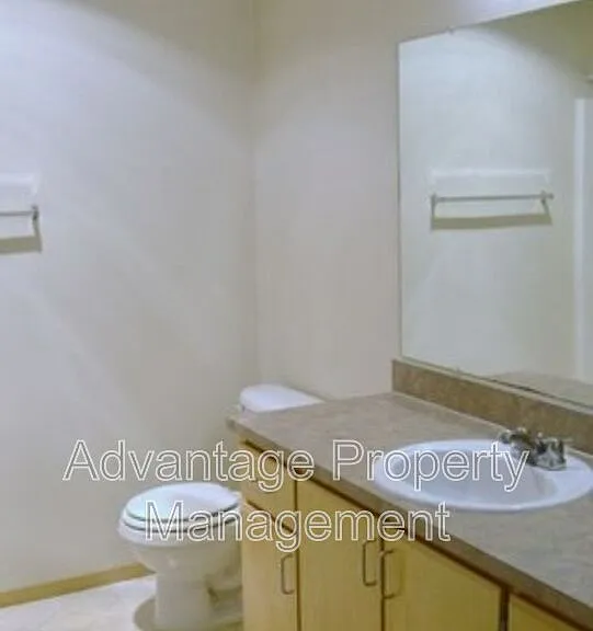 739 Jackson St W #3 — Photo 9