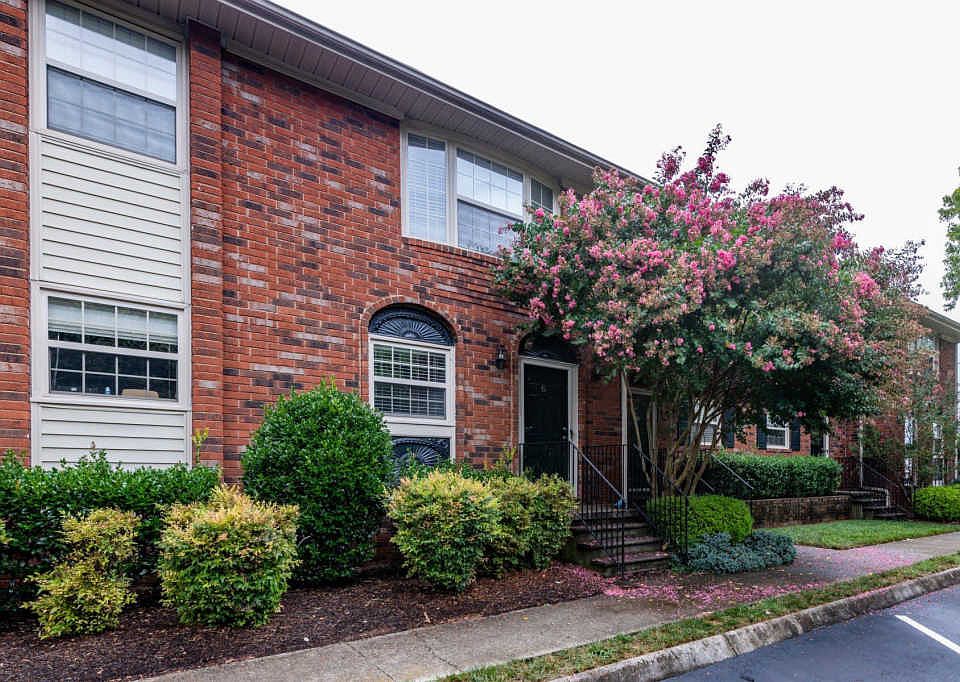 1st image of 6521 Deane Hill Dr APT 6
