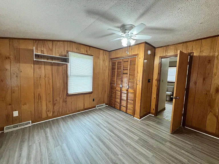 240 Lynbrook Rd — Photo 7