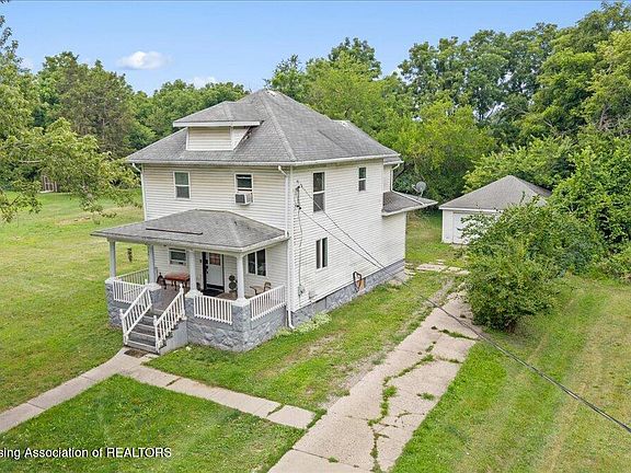 2nd image of 1406 Losey Ave