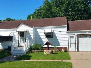 1102 Washington St, Bellevue, IA 52031