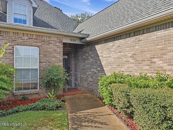 4th image of 536 Bay Pointe Dr