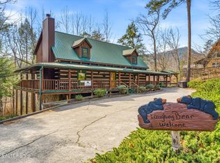 1515 Bluff Ridge Rd, Pigeon Forge, TN 37876