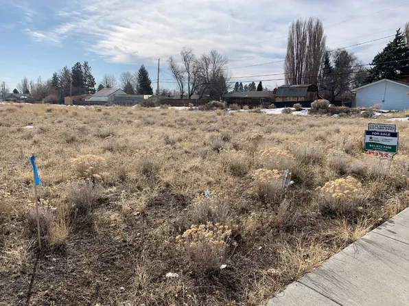 Tennyson Ave, Hines, OR 97738
