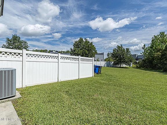 3rd image of 176 Leese Dr