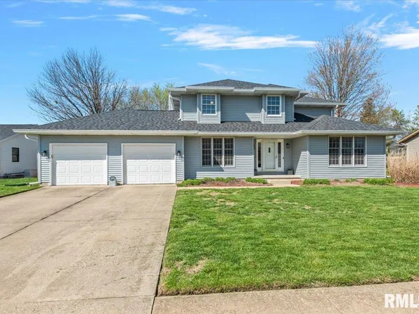 525 Augusta Dr, Chatham, IL 62629