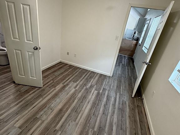 4th image of 4112 Darby St