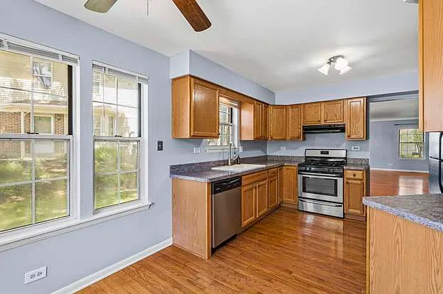 2146 Camden Ln — Photo 34