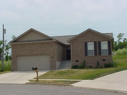 121 Eric Ct Photo 1
