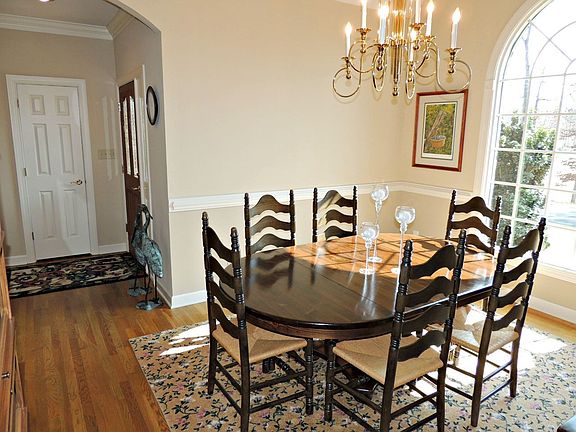 4th image of 140 Wexford Point