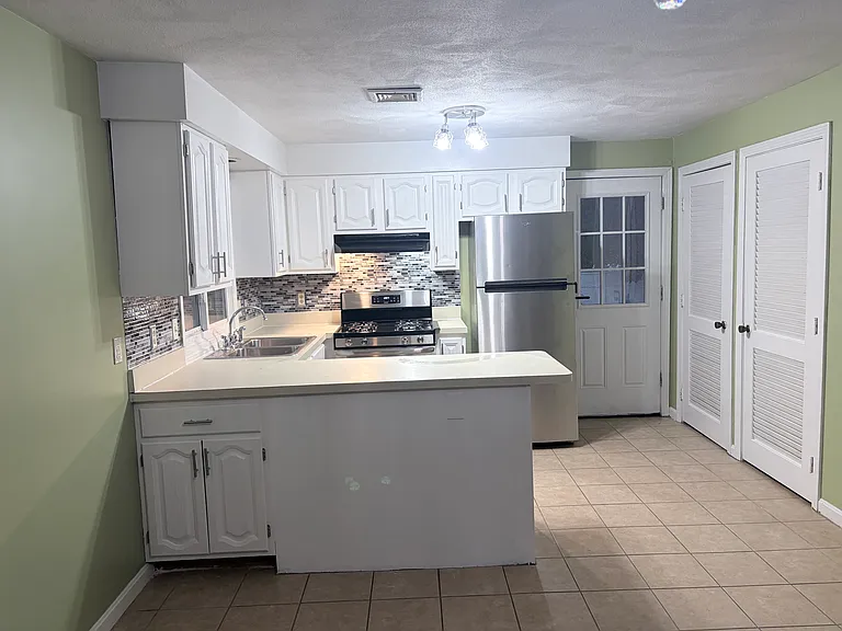 367 Hawkins St #1 — Photo 1