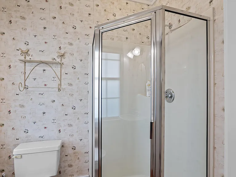 2509 Bellevue Ave — Photo 23