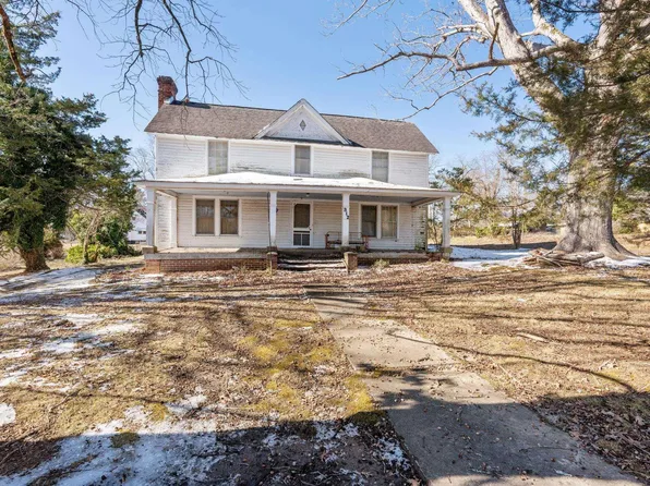 312 S Catherine St, Pickens, SC 29671
