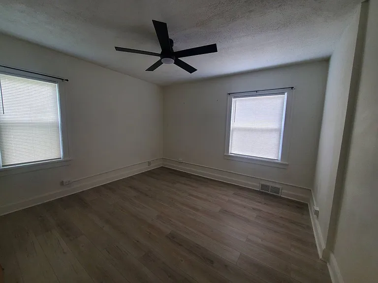 13407 Puritas Ave — Photo 11